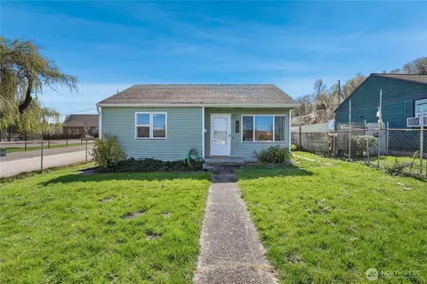 1438 E 34th St, Tacoma, WA 98404