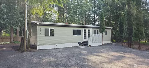 2071 Clear Valley Dr, Maple Falls, WA 98266