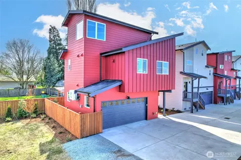 27523 102nd Ave NW #D, Stanwood, WA 98292