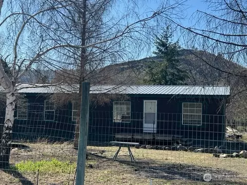 139 Valley Rd, Brewster, WA 98812