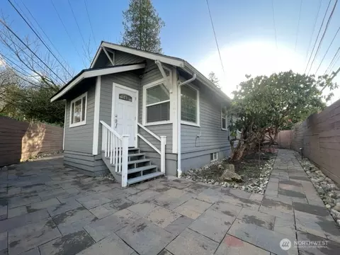 9728 23rd Ave NE #A, Seattle, WA 98115