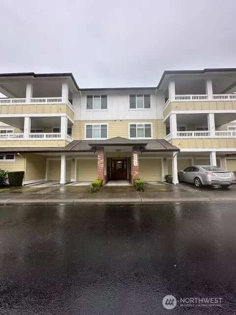 23943 NE 115th Ln #204, Redmond, WA 98053