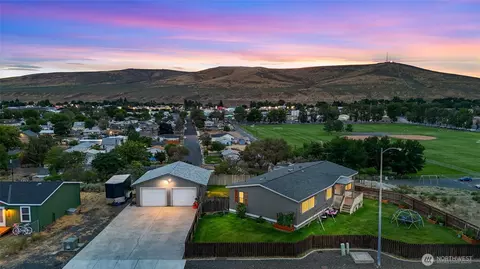 403 Hilltop Dr, Ephrata, WA 98823