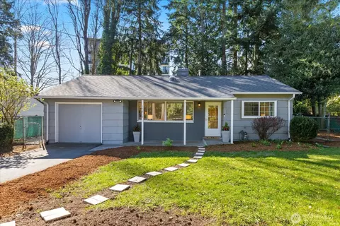 17219 Midvale Ave N, Shoreline, WA 98133