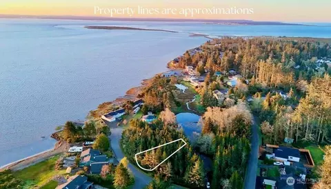 733 Peninsula Ct, Ocean Shores, WA 98569