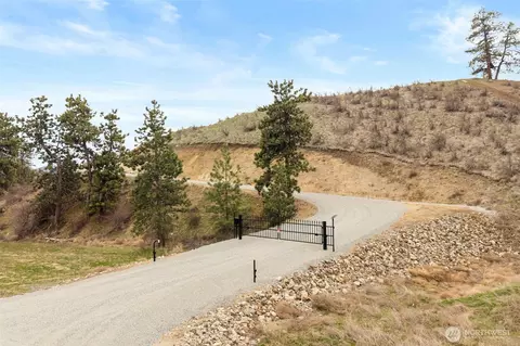331 Rancho Perri Ln, Manson, WA 98831