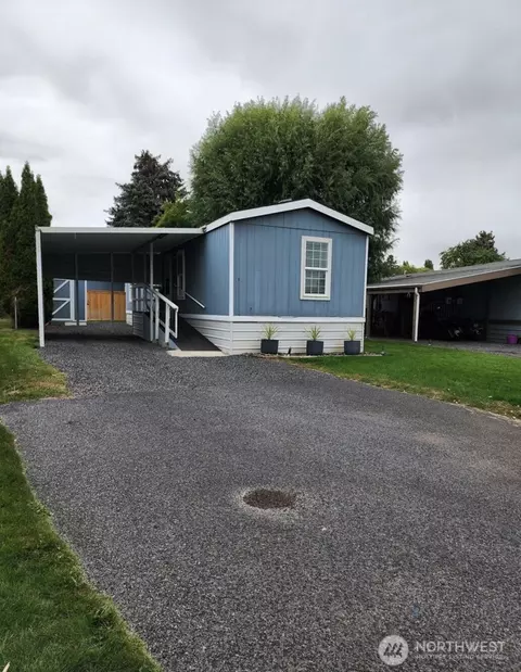 3010 W Peninsula Dr #86, Moses Lake, WA 98837