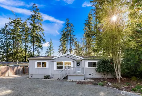1649 Oak Ridge Dr, Camano Island, WA 98282