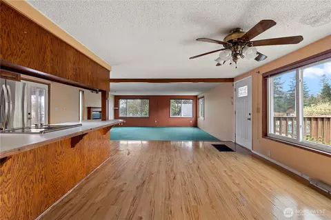 Living - 15 76th St SW, Everett, WA 98203 photo 12 of 13