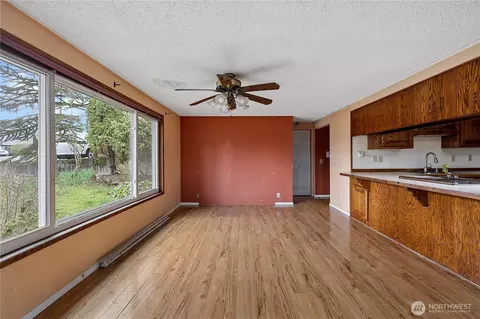Living - 15 76th St SW, Everett, WA 98203 photo 11 of 13