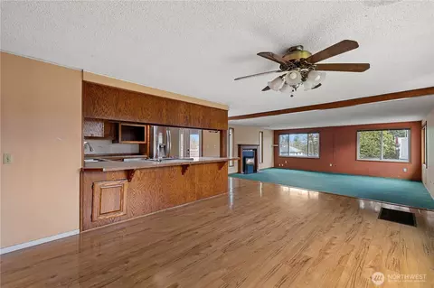 Living - 15 76th St SW, Everett, WA 98203 photo 1 of 13