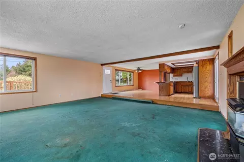 Living - 15 76th St SW, Everett, WA 98203 photo 4 of 13