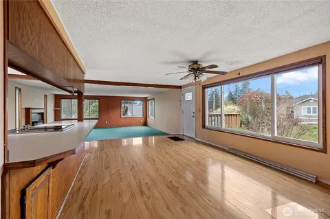 Living - 15 76th St SW, Everett, WA 98203 photo 3 of 13