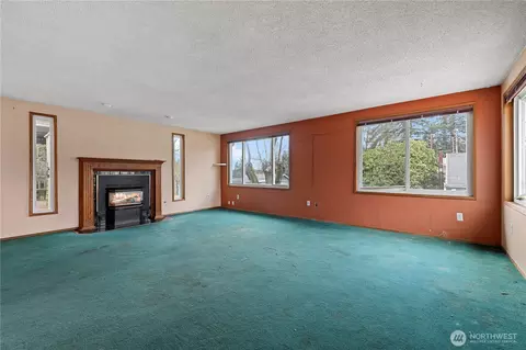 Living - 15 76th St SW, Everett, WA 98203 photo 7 of 13