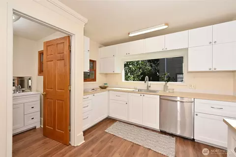 Other - 318 18th Ave E, Seattle, WA 98112 photo 2 of 14