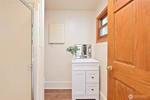 Bath - 318 18th Ave E, Seattle, WA 98112 photo 1 of 5