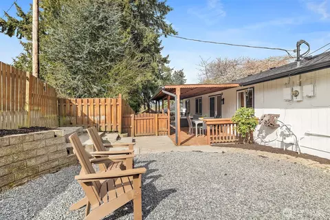 Exterior - 4926 Forest Dr, Everett, WA 98203 photo 7 of 9