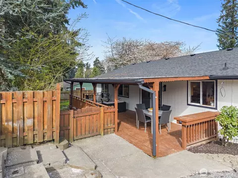 Exterior - 4926 Forest Dr, Everett, WA 98203 photo 6 of 9