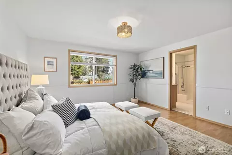 Bedroom - 4926 Forest Dr, Everett, WA 98203 photo 2 of 4