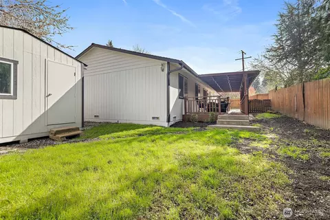 Exterior - 4926 Forest Dr, Everett, WA 98203 photo 9 of 9