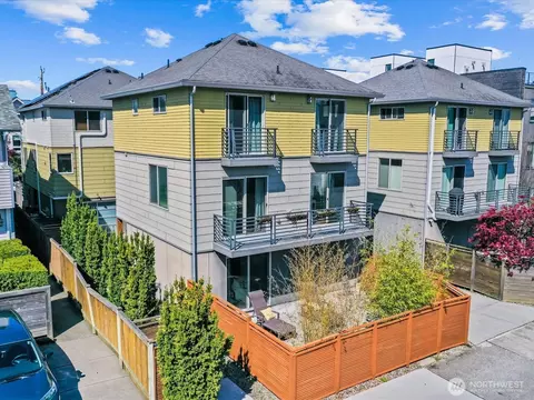 3038 61st Ave SW, Seattle, WA 98116