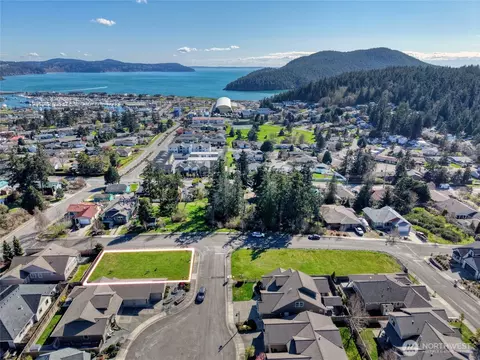2719 Strom Pl, Anacortes, WA 98221