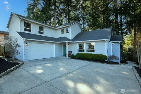 5726 East Dr, Everett, WA 98203