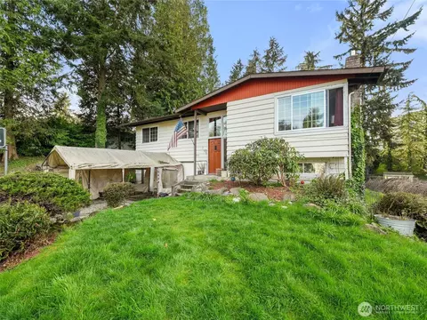 29853 8th Ave SW, Federal Way, WA 98023