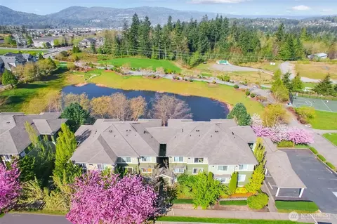 1957 23rd Pl NE #203, Issaquah, WA 98027