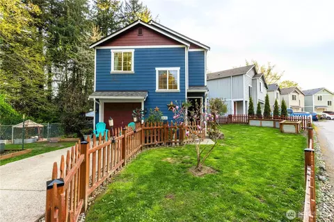 2058 NE Green Glen Ln, Bremerton, WA 98311
