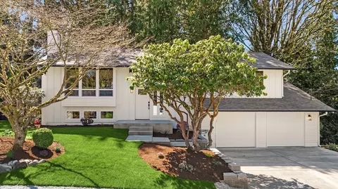 8820 194th St SW, Edmonds, WA 98026