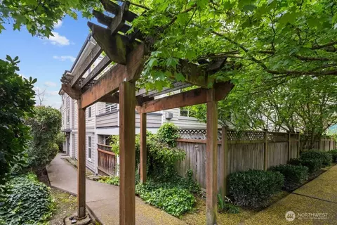 10549 Stone Ave N #303, Seattle, WA 98133