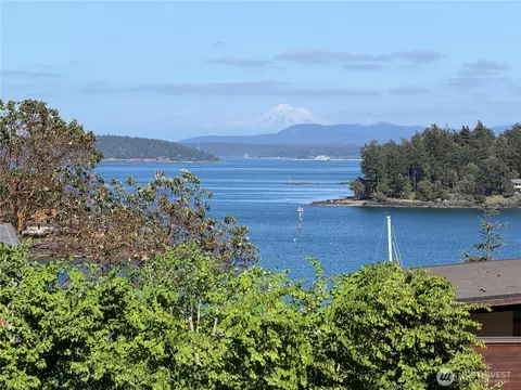 625 Harrison St #A, Friday Harbor, WA 98250