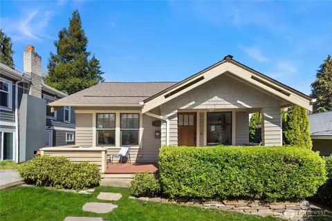 324 NE 54th St, Seattle, WA 98105