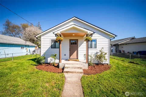 804 7th Ave S, Kelso, WA 98626