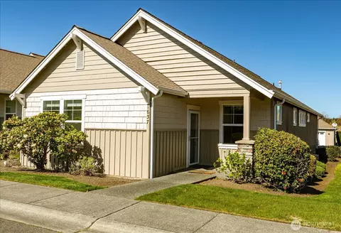1637 SW Vanguard St, Oak Harbor, WA 98277