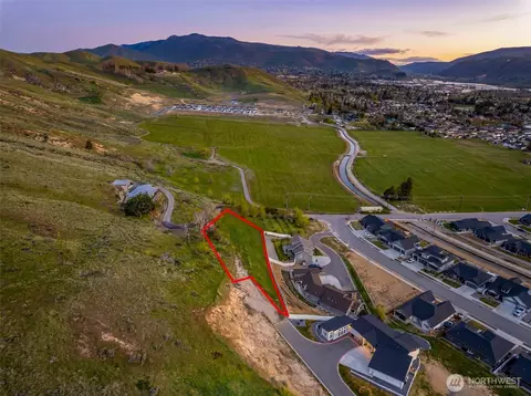 935 Silas Ln, Wenatchee, WA 98801