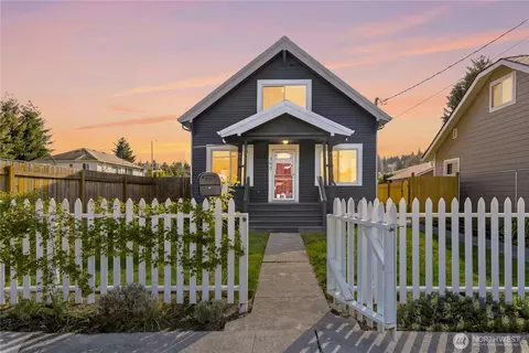 350 Meadow Ave N, Renton, WA 98057