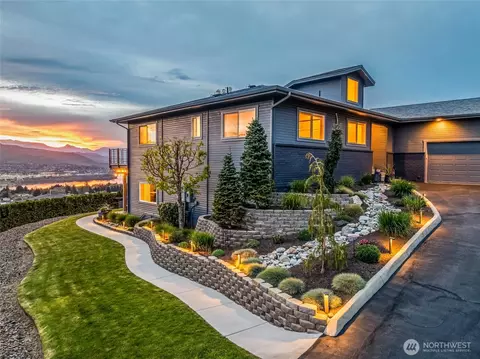 521 23rd St NE, East Wenatchee, WA 98802