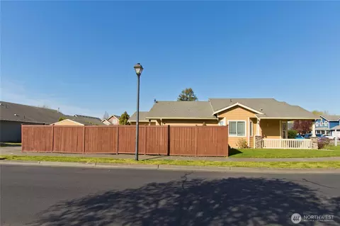 Exterior - 15316 45th St SE, Sumner, WA 98390 photo 6 of 9