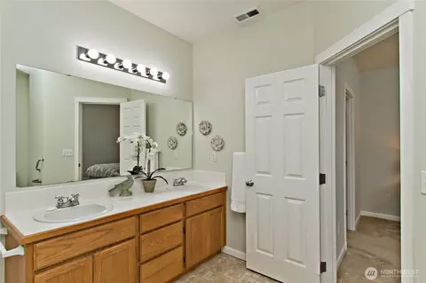 Bath - 15316 45th St SE, Sumner, WA 98390 photo 2 of 3