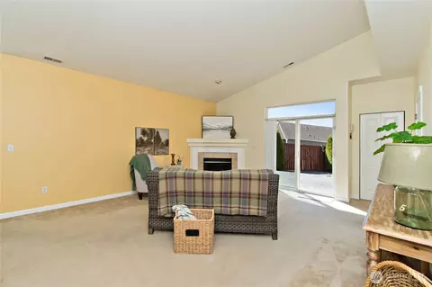 Living - 15316 45th St SE, Sumner, WA 98390 photo 1 of 1