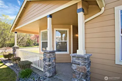Exterior - 15316 45th St SE, Sumner, WA 98390 photo 3 of 9