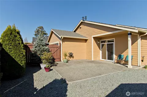 Exterior - 15316 45th St SE, Sumner, WA 98390 photo 8 of 9