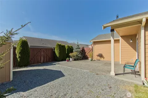Exterior - 15316 45th St SE, Sumner, WA 98390 photo 4 of 9