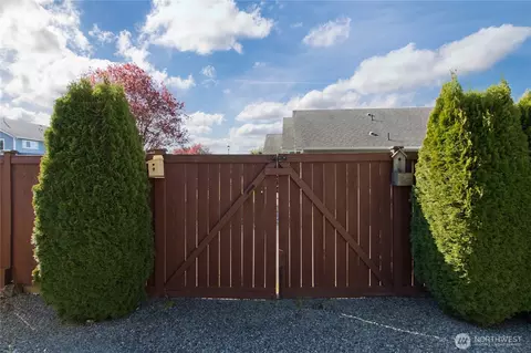 Exterior - 15316 45th St SE, Sumner, WA 98390 photo 7 of 9