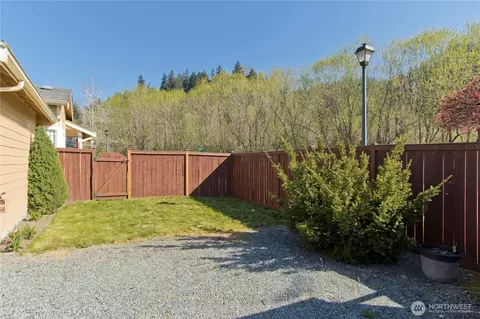 Exterior - 15316 45th St SE, Sumner, WA 98390 photo 5 of 9