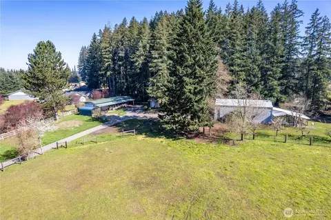 302 Studebaker Rd, Castle Rock, WA 98611