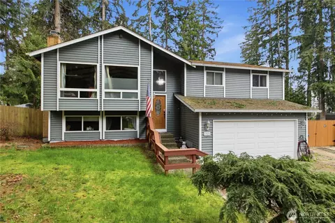 983 NE Melia Ln, Bremerton, WA 98311