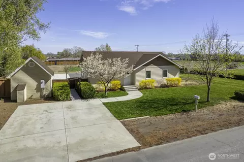 2143 NE Valley Rd, Moses Lake, WA 98837